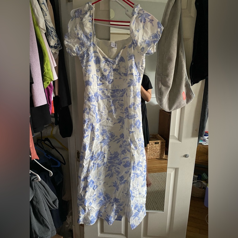 Beautiful white and blue linen puff dress
